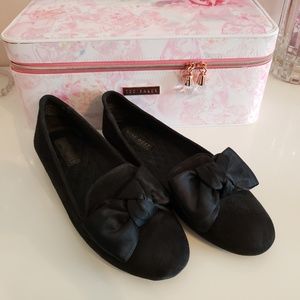 Black velvet Nine West flats